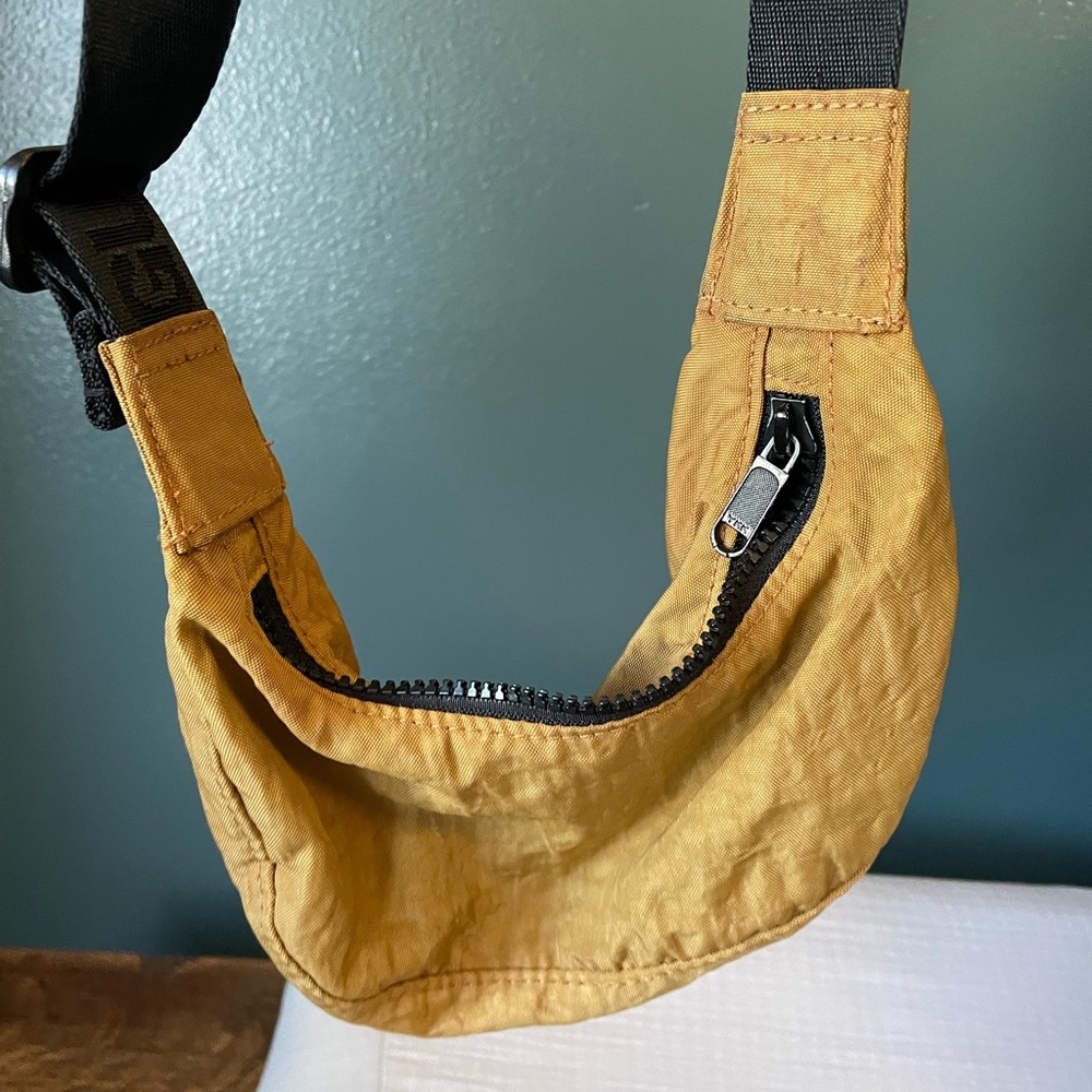 Baggu mini crescent, dyed khaki color. See photos for imperfections